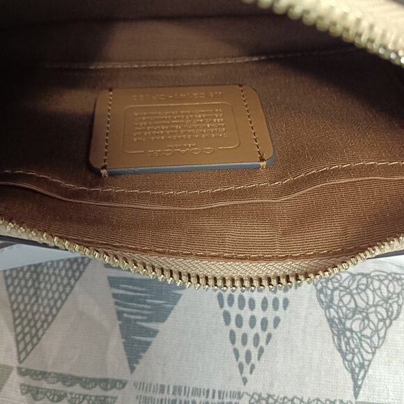 Coach Jules Hobo in Signature Canvas shoulder bag Crossbody Bag - Picture 4 of 6